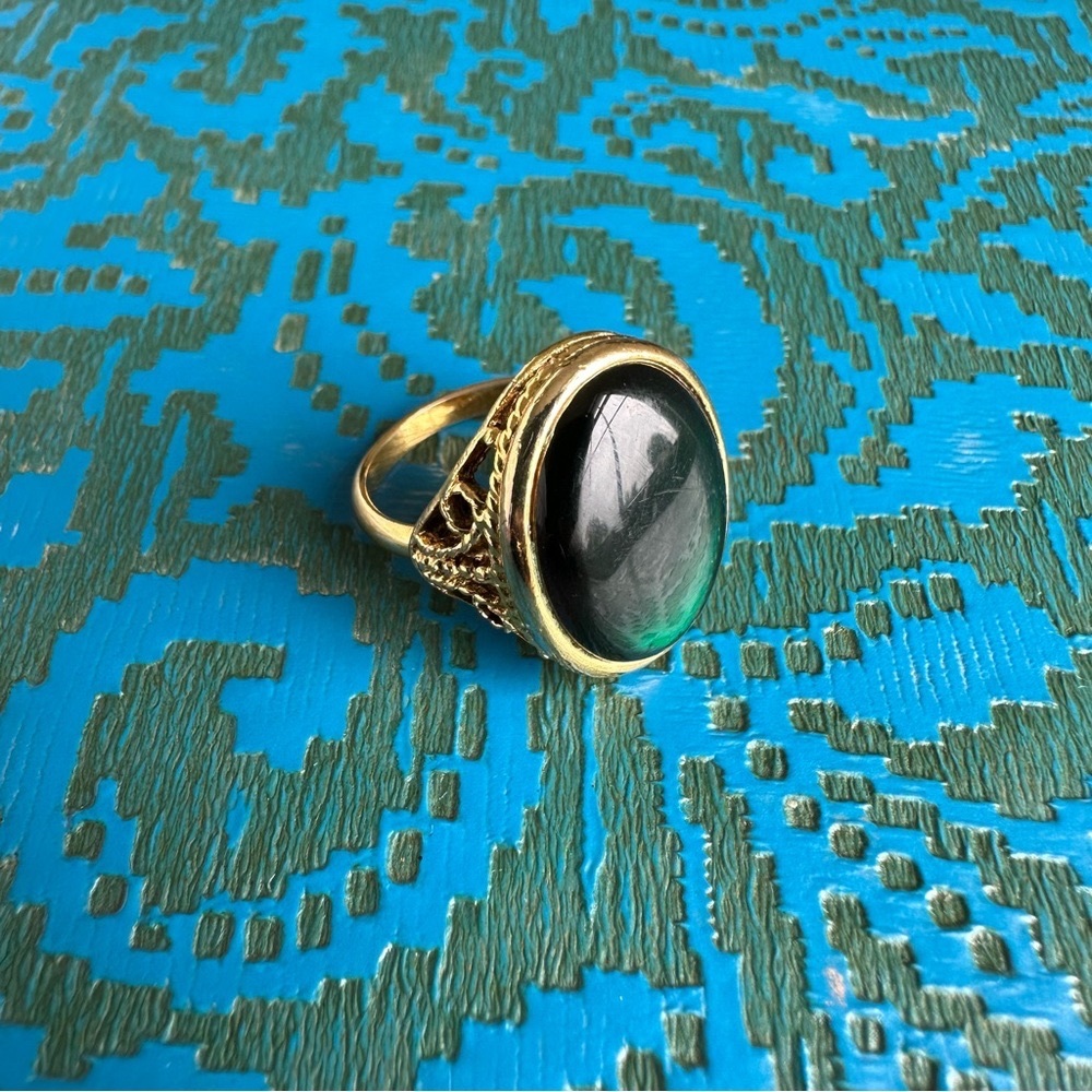 Avante Vintage Ring Green Glass Gold Tone Victorian Jewel Cocktail Ring 4-6